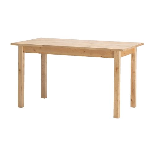 BJÖRKUDDEN Tisch  Massivholz; strapazierfähiges Naturmaterial.  Platz für 4 Personen. 