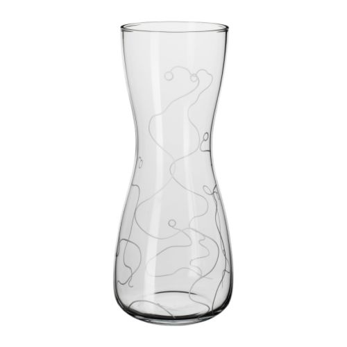 BLOMSTER Vase  Mundgeblasen; jedes Exemplar wurde von einem talentierten Kunsthandwerker gefertigt. 