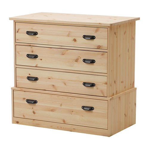 FJELL Kommode mit 4 Schubladen  Massivholz, ein strapazierfähiges Naturmaterial.  Besonders geräumige Schubladen - mehr Stauraum. 