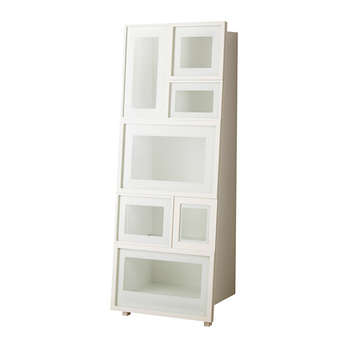 IKEA PS 2012 Vitrine  Integrierter Kabelsammler; so bleiben Kabel außer Sichtweite, aber griffbereit. 
