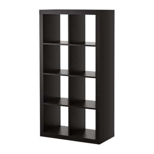 EXPEDIT Reol IKEA Du kan bruge møblet som rumdeler, for det har samme farve på forsiden og bagsiden.