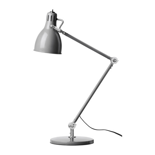 ARÖD Lámpara de trabajo Más ofertas en IKEA Luz dirigida: proporciona un haz de luz concentrado para facilitar la lectura. 