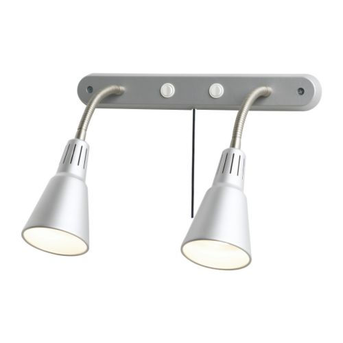 KVART Aplique doble Más ofertas en IKEA Brazo regulable que permite dirigir el haz de luz.  Las lámparas se pueden encender individualmente. 