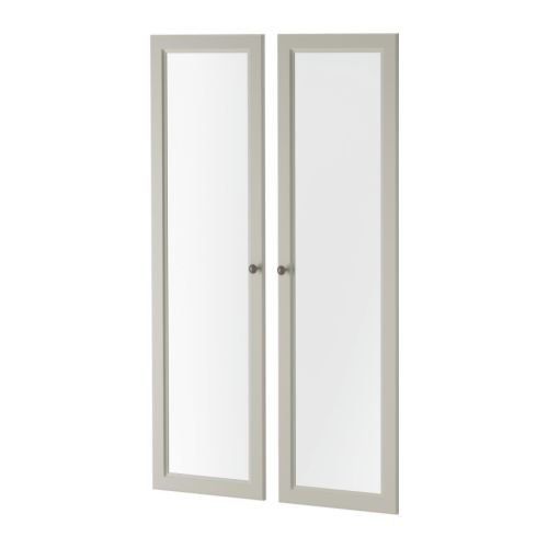 SMÅDAL Puerta de vidrio IKEA Las puertas de vidrio te permiten exponer tus objetos favoritos al resguardo del polvo. 