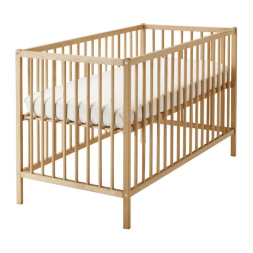 SNIGLAR Cuna Más ofertas en IKEA El somier se puede montar a dos alturas diferentes. 