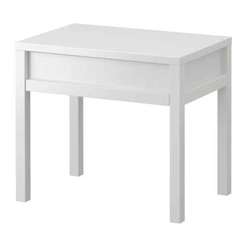 TRONDHEIM Mesilla de noche IKEA El cajón, fácil de abrir y cerrar, tiene topes. 