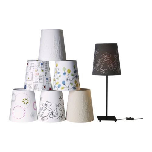 ERSERUD Varjostin IKEA Säädettävä malli, joka sopii sekä suuri- että pienikokoisella valonlähteellä varustettuihin jalka- ja kattovalaisimiin. 