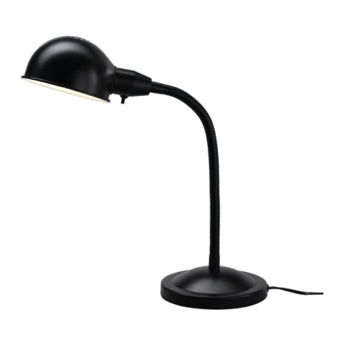 FORMAT Työvalaisin IKEA Valaisimen kapea, kohdistettu valonsäde sopii hyvin esimerkiksi lukemiseen. 