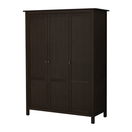 HEMNES 3-ovinen vaatekaappi IKEA Siirrettävien hyllylevyjen ansiosta hyllyvälejä voi säätää tarpeen mukaan.   . 