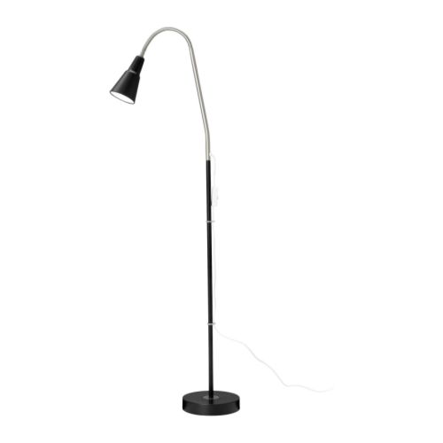 KVART Lattia-/lukuvalaisin IKEA Valaisimen kapea, kohdistettu valonsäde sopii hyvin esimerkiksi lukemiseen. 