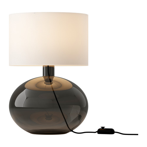 LJUSÅS YSBY Pöytävalaisin IKEA Tekstiilivarjostin suodattaa valon kauniisti. Himmennettävä. Valon voimakkuutta voidaan säädellä tarpeen mukaan.