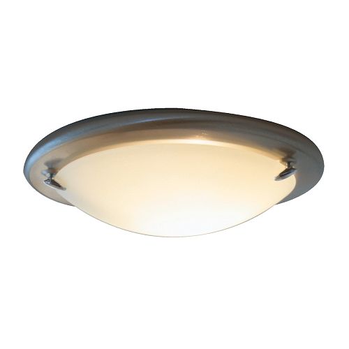 PULT Plafondi IKEA Huurrelasi antaa häikäisemättömän yleisvalon. 