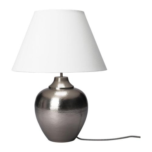 ÅSELE Lampe de table IKEA Donne une lumière douce et tamisée. 