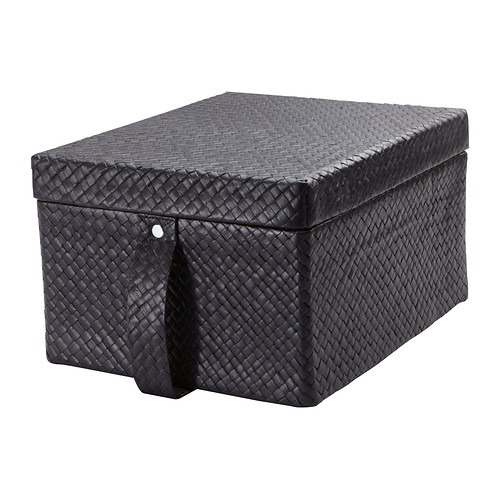 BLADIS Boîte avec couvercle IKEA Cette boîte est idéale pour ranger vos DVD, jeux, chargeurs, télécommandes ou accessoires de bureau. 