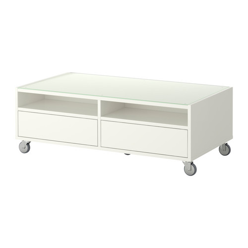 BOKSEL Table basse IKEA Plateau de table en verre trempé : protège la surface contre les taches.  Avec roulettes : facile à déplacer. 