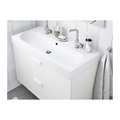 http://www.ikea.com/fr/fr/images/products/braviken-lavabo-blanc__0380214_PE555159_S4.JPG