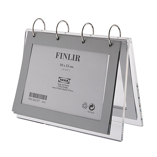 FINLIR Support photos IKEA Pour 12 photos.   Réaliser votre propre calendrier par exemple. 