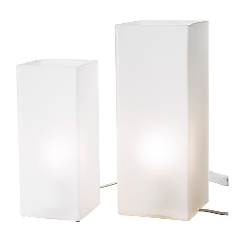 GRÖNÖ Lampe de table, lot de 2 IKEA Verre soufflé à la bouche.   Chaque lampe est unique.  Donne une lumière douce et tamisée. 