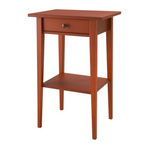 HEMNES Table de chevet IKEA Le tiroir, facile à ouvrir et à fermer, est équipé d'un arrêt.  Bois massif, un matériau naturel et solide. 