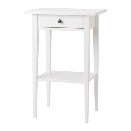 HEMNES Table de chevet IKEA Le tiroir, facile à ouvrir et à fermer, est équipé d'un arrêt. 