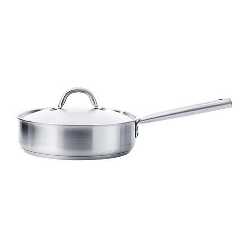 IKEA 365+ Sauteuse avec couvercle IKEA Compatible tous feux, y compris induction.  Entièrement en métal; peut s'utiliser aussi au four. 