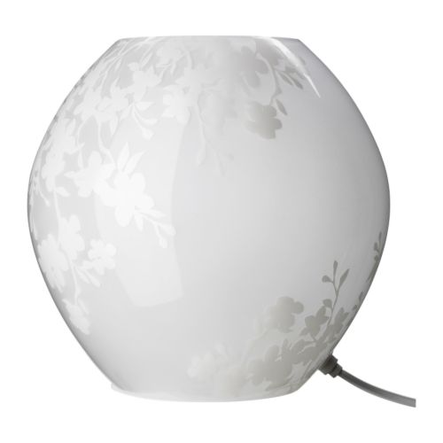 KNUBBIG Lampe de table IKEA Verre soufflé à la bouche.   Chaque lampe est unique.  Donne une lumière douce et tamisée. 