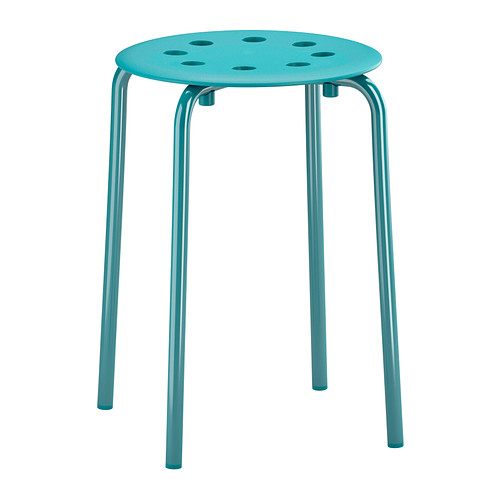MARIUS Tabouret IKEA Empilable : gain de place lorsqu'on ne s'en sert pas.