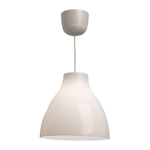 MELODI Suspension IKEA Offre une lumière dirigée ; parfait pour éclairer les tables à manger ou les plateaux de bar. 