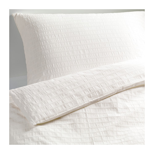 OFELIA VASS Housse de couette et 2 taies IKEA Linge de lit tissé très fin et très serré; qualité très douce et résistante. 