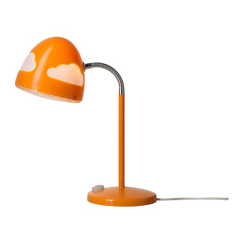 SKOJIG Lampe de travail IKEA Conçue pour empêcher l'enfant d'accéder à l'ampoule.  Bonne lampe de lecture avec lumière non éblouissante. 