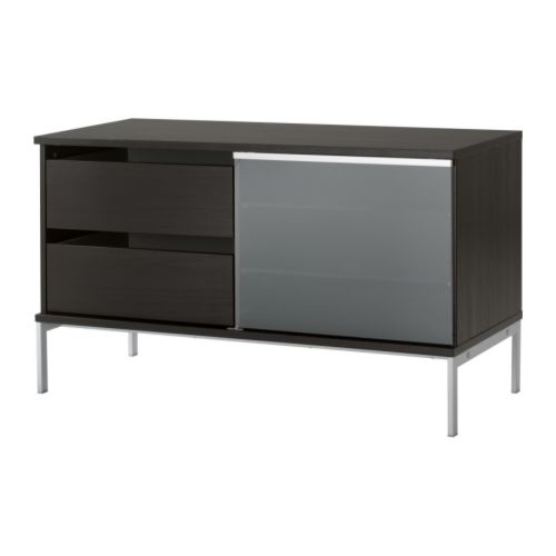 TOBO Banc TV IKEA Ouvertes ou fermées, les portes coulissantes occupent le même espace et vous permettent de montrer ou de cacher vos objets. 