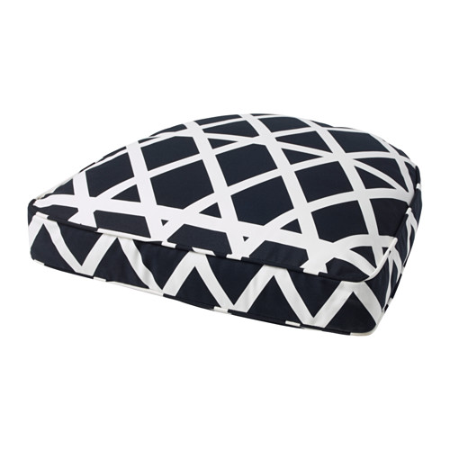 IKEA AVSIKTLIG cushion The cover is easy to keep clean as it is removable and can be machine washed.