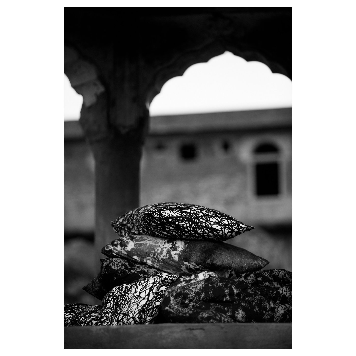 SVÄRTAN Quilt cover and 4 pillowcases Black/grey 200x200/50x80 cm IKEA