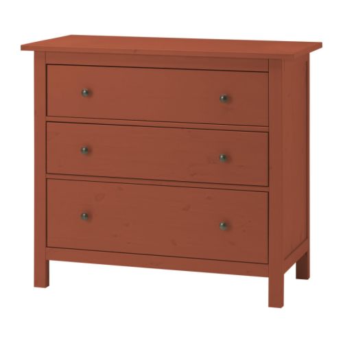 HEMNES Fiókos szekrény/3 fiók IKEA Extra mély fiókok; nagyobb tárolóhely.  Kicsúszásgátlóval ellátott, könnyen gördülő fiókok. 