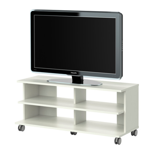 BENNO Mobile TV con rotelle IKEA Grazie alle rotelle incluse, il mobile è facile da spostare.  Dorso a giorno: facilita la sistemazione dei cavi. 