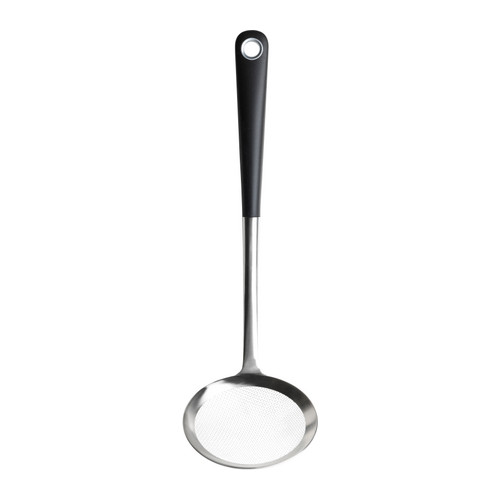 IKEA 365+ HJÄLTE Schiumaiola per fritti IKEA La forma e il materiale del manico garantiscono una buona presa. 