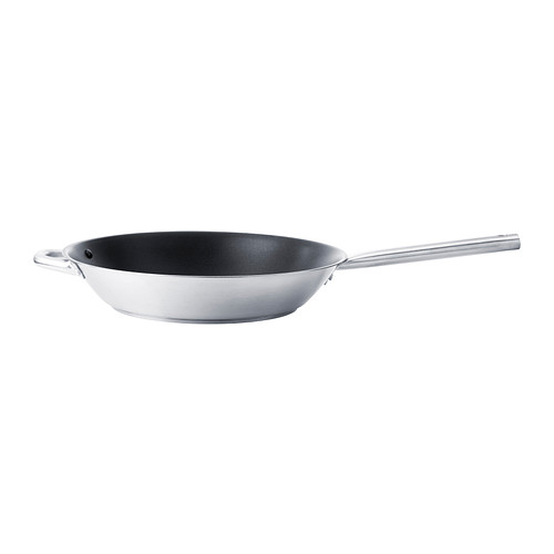 IKEA 365+ Padella IKEA Funziona su tutti i tipi di piani cottura, inclusi quelli a induzione.  Interamente in metallo: si può usare nel forno. 
