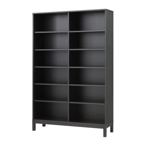 LINNARP Libreria IKEA Legno massiccio: un materiale naturale resistente.  2 ripiani fissi, per una maggiore stabilità. 