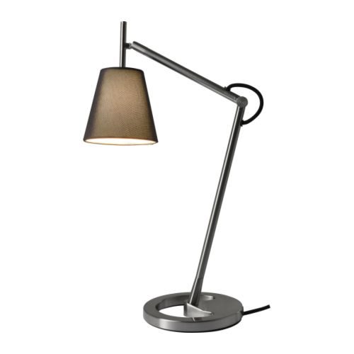 NYFORS Lampada da lavoro IKEA Braccio e testa della lampada regolabili: consentono di orientare la luce.  Emette sia una luce diretta che diffusa. 