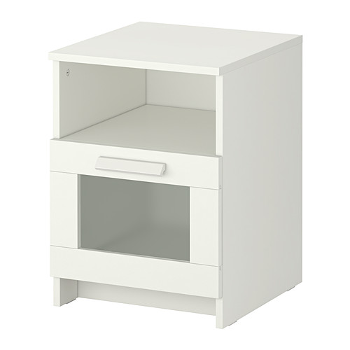 BRIMNES Nachttafeltje IKEA In de lade is plaats voor een verdeeldoos voor je laders. 