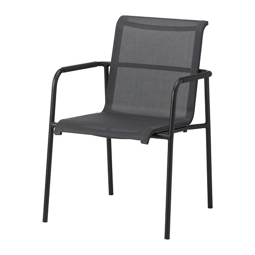 GARPEN Armleunstoel IKEA Stapelbaar; bespaart plaats bij het opbergen of indien niet in gebruik.  Roestvrij aluminium frame; stabiel en licht. 