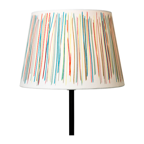 MALIN TRÅD Lampenkap IKEA Met een lampenkap van textiel kan je een gezellige sfeer in huis creëren en een gelijkmatig, decoratief licht. 