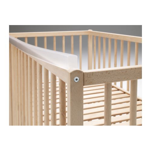 NOGA Bijtrail voor babybed &nbsp; Het kind kan erop bijten, dat is goed voor de tandjes, en de bedrand raakt niet beschadigd. 