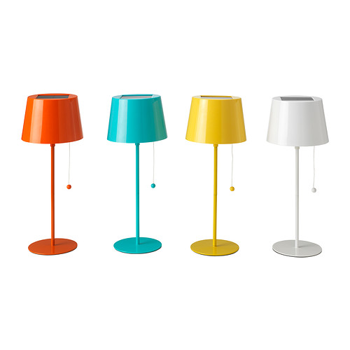 SOLVINDEN Tafellamp op zonnecel IKEA Geen elektriciteitskosten; het zonnepaneel zet zonlicht om in energie. 