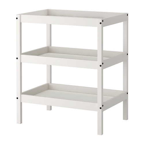 SUNDVIK Commode IKEA Comfortabele hoogte om je baby te verschonen. 