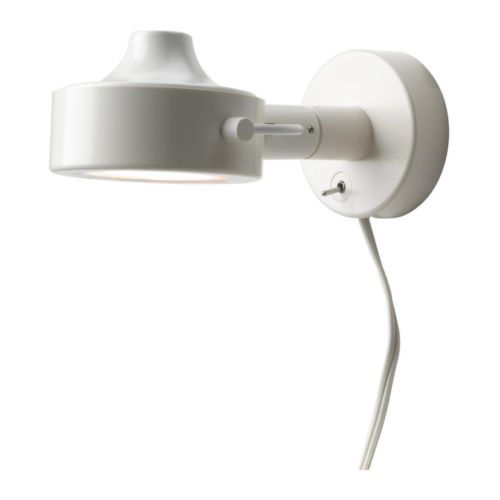 BERYLL Veggspotlight IKEA Stillbart lampehode gir deg mulighet til å stille inn lyset slik du vil. 