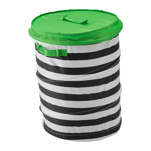 FLYTTBAR Kurv med lokk IKEA Fargerik, frittstående kurv med plass til alt fra leker og klær til viktige personlige eiendeler.