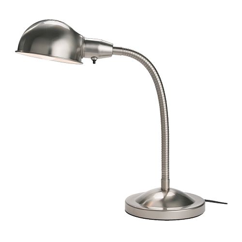 FORMAT Arbeidslampe IKEA Stillbar arm og lampehode gir deg mulighet til å stille inn lyset slik du vil. 