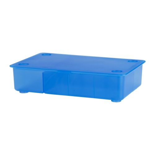 GLIS Kasse med lokk IKEA Et perfekt sted å ha penner, blyanter og smått tilbehør.  Kan stables, tar opp lite lagringsplass. 