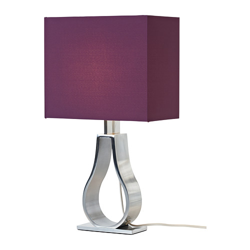 KLABB Bordlampe IKEA Skjerm av tekstil; gir et mykt og dekorativt lys. 